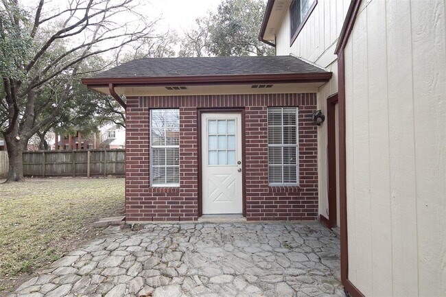 Building Photo - 427 Birch Hill Dr