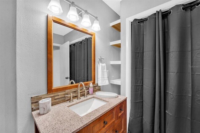 Building Photo - 418 Lebeau St