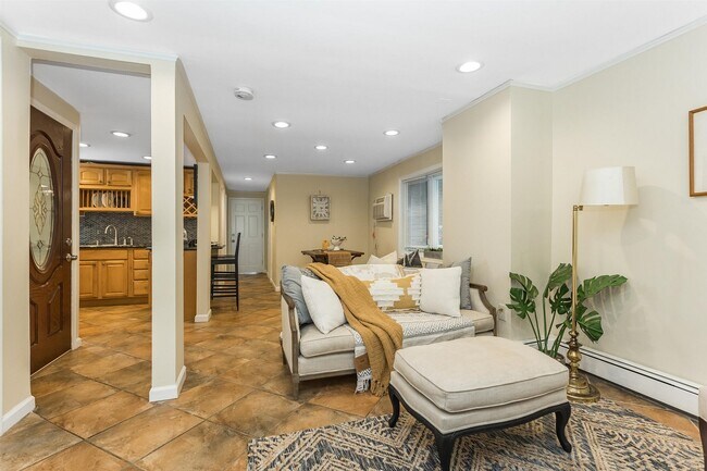 Building Photo - 102 Broughton Ave