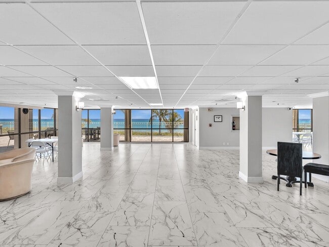 Building Photo - 3301 S Ocean Blvd