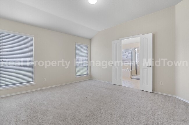 Building Photo - 2035 Karsen Ln