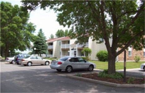 Building Photo - 560 N Douglas St