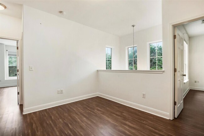 Building Photo - 3406 Menchaca Rd