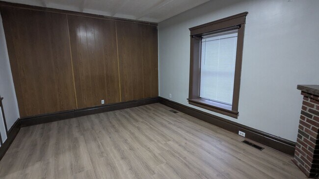 Building Photo - 793 Boulevard St