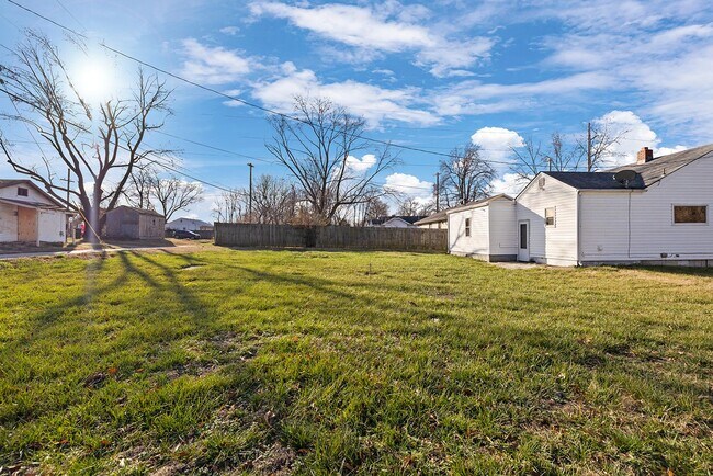 Building Photo - 3 bed / 1.5 Bath Home!