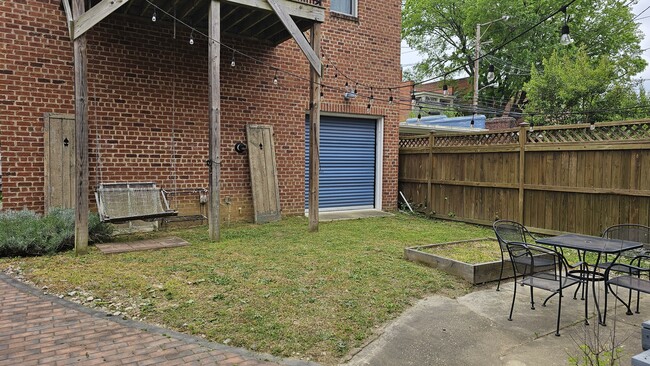 Building Photo - 2611 W Grace St