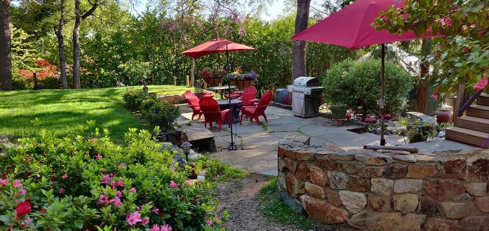 Upper Patio - 165 Terrace St