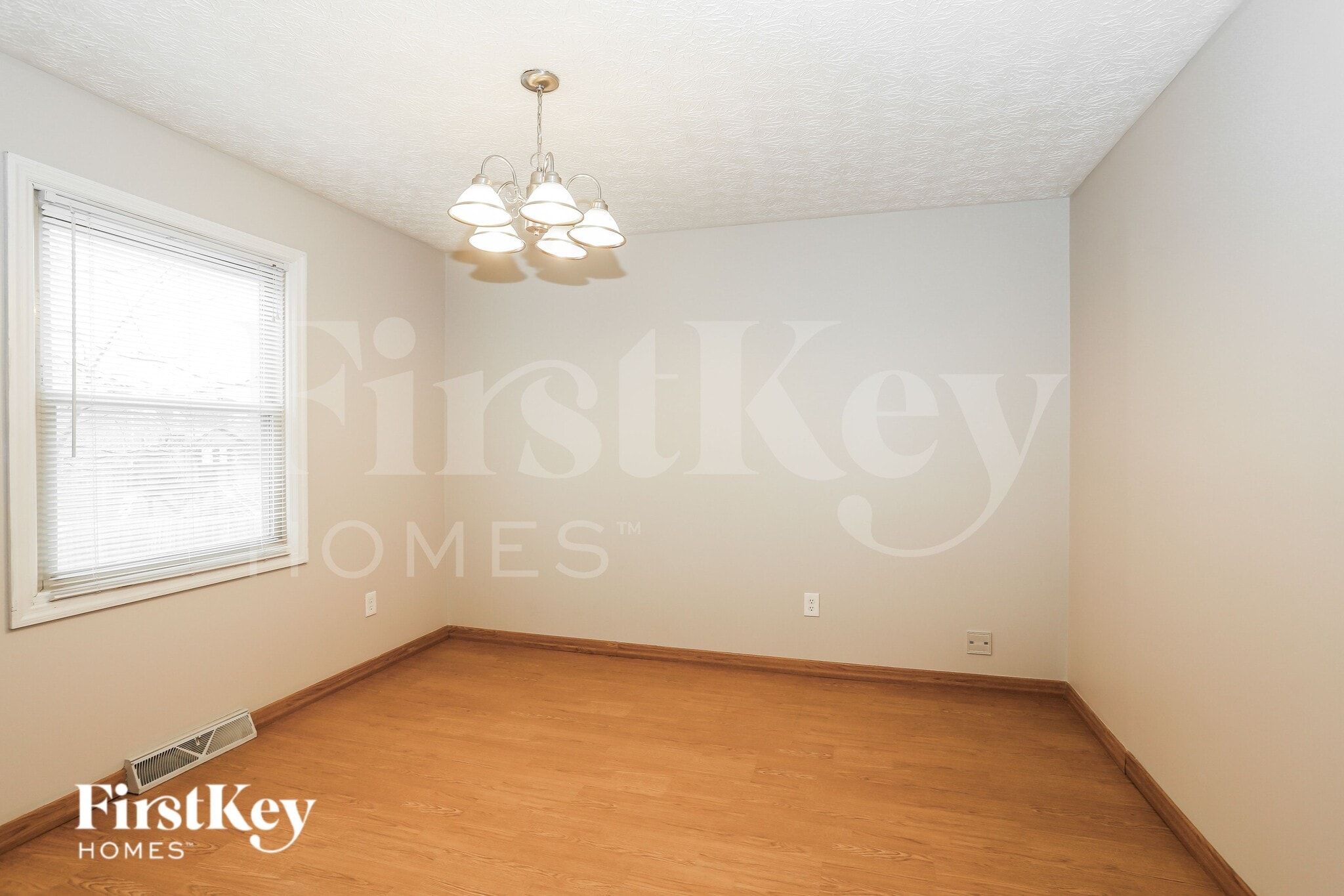 Building Photo - 2049 Stowbridge Rd