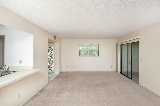 Building Photo - 10 Cristina Ct