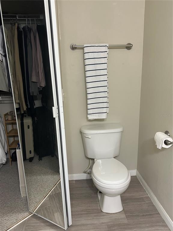 Building Photo - 8925 Lee Vista Blvd