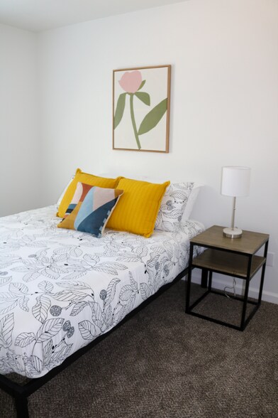 Building Photo - 617 W Moan Pl