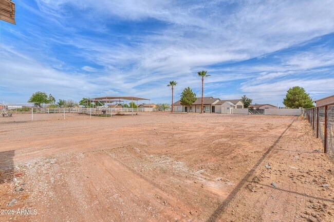 Building Photo - 10692 E American Pride Dr