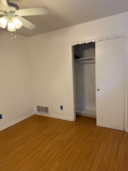 Room1 - 117 Westway Dr
