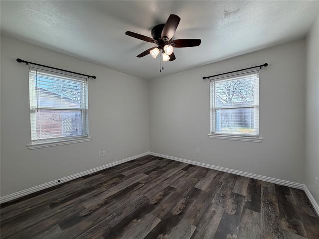 Building Photo - 420 Opal St