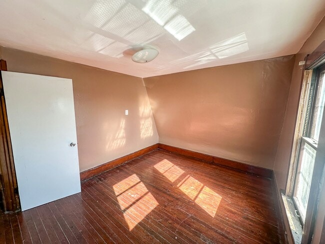 Building Photo - 14812 Westropp Ave