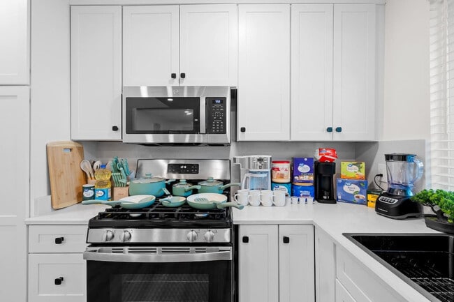 Building Photo - 1676 Raynell Way