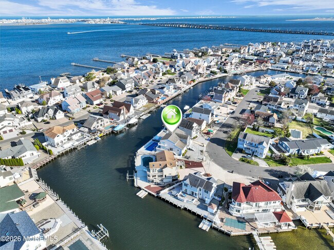 Building Photo - 3330 Windsor Ave