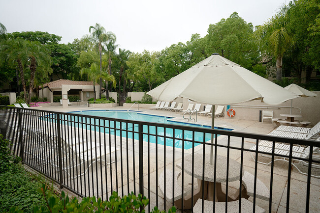 Building Photo - 24107 Del Monte Dr.