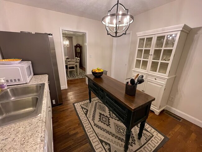 Building Photo - 161 Calhoun Rd