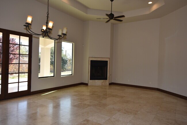 Building Photo - 6264 Wildwood Ct