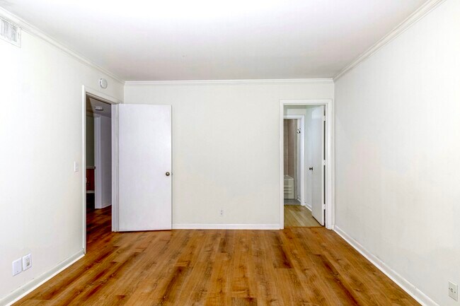 Bedroom - 3000 Hillsboro Pike