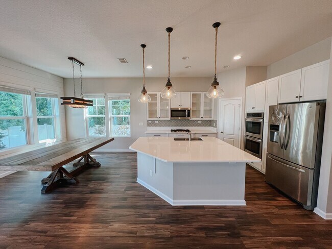 Building Photo - Updated Eagle Harbor Home with Preserve Views