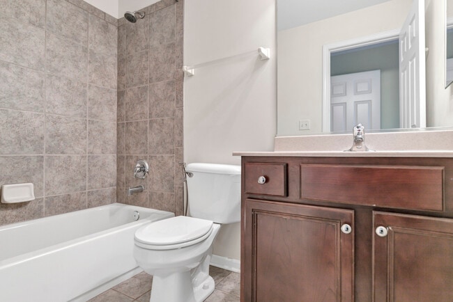 Building Photo - 426 Kingfisher Rd