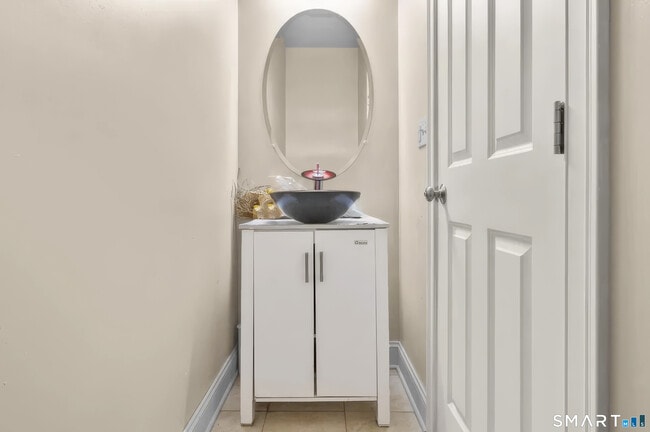 Building Photo - 240 Highland Ave