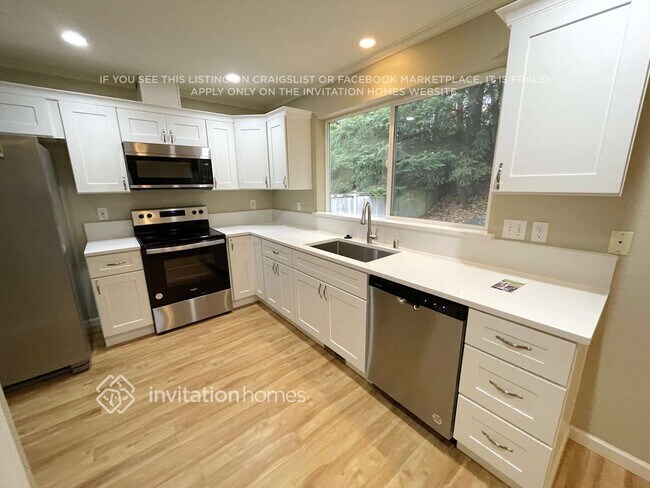 Building Photo - 14909 93rd Ave E