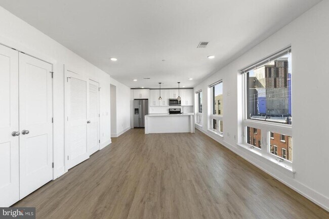 Building Photo - 1335 N Marston St