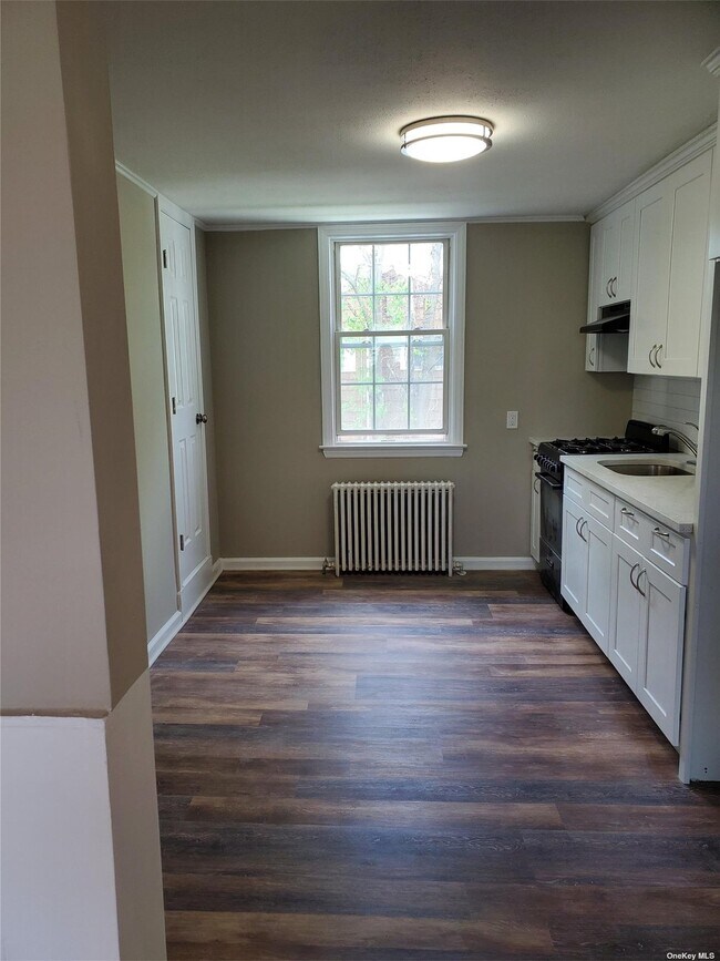 Building Photo - 37 Maplewood Rd