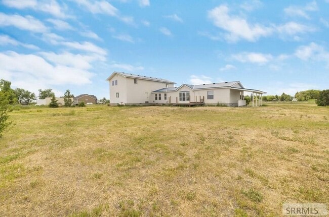Building Photo - Stunning St. Anthoney Home: Recently Remod...