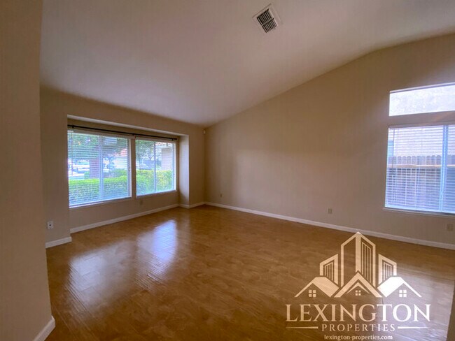 Building Photo - Lovely Updated, 3BD/2BA Home Available in Rocklin, off Stanford Ranch Rd. near Breen Park!