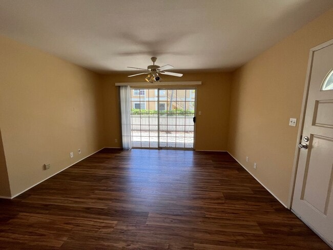 Building Photo - $2800, 2BR/1BA/2PKG, Crosspointe (Aiea/Hon...