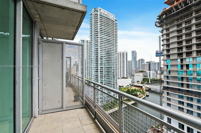 Building Photo - 690 SW 1st Ct