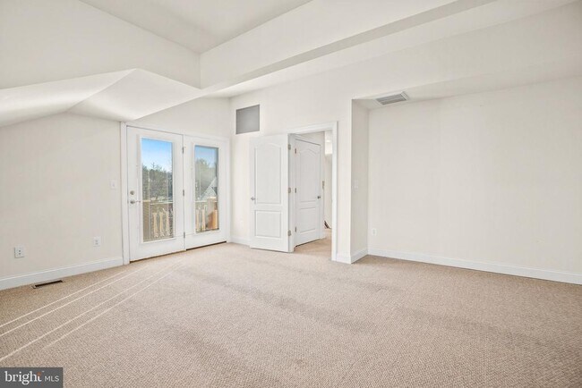 Building Photo - 211 Mill St