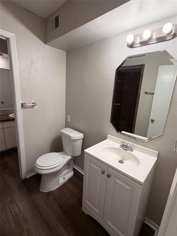 Building Photo - 1005 Fairfax Ct