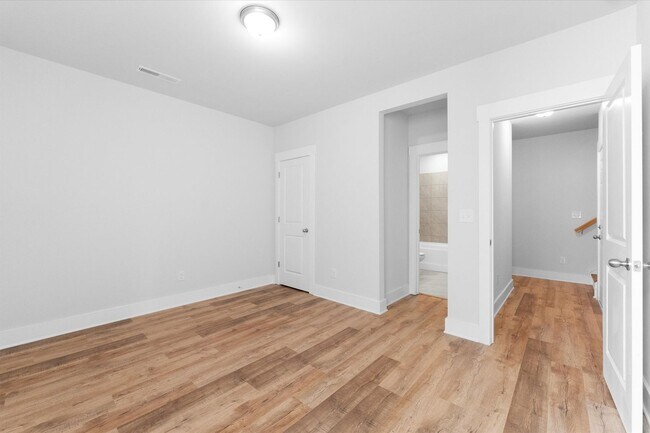Building Photo - Brand New Lake Front Davidson Townhome