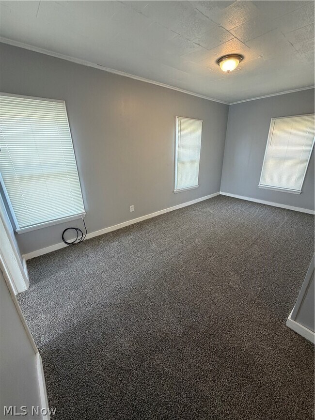 Building Photo - 155 Garfield Ave