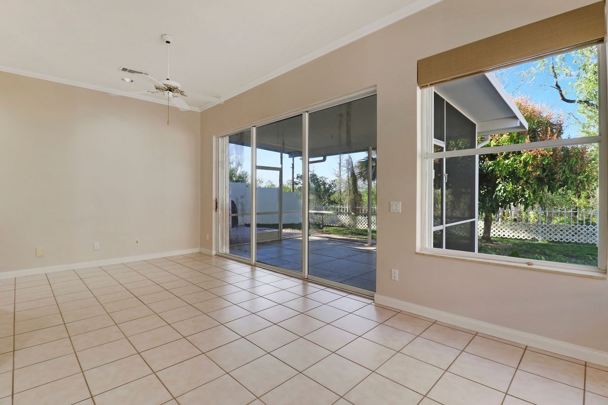 Building Photo - 7428 SE Waxberry Cir