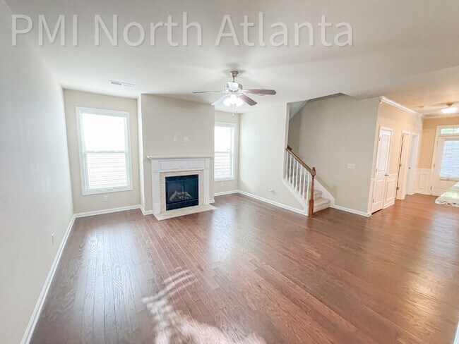 Building Photo - 328 Privet Cir