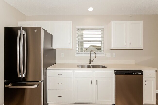 Building Photo - 11628 High Grass Dr
