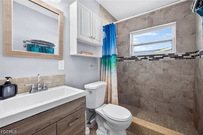 Building Photo - 4831 Tudor Dr