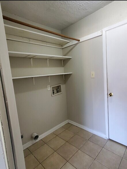 Building Photo - 7455 Calder Ave