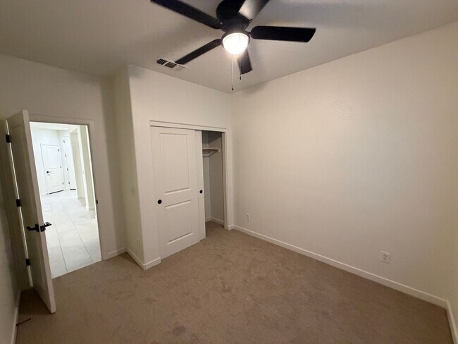 Building Photo - Beautifully Remodeled North Peoria Home 3 Bedroom 2 Bath Plus Office
