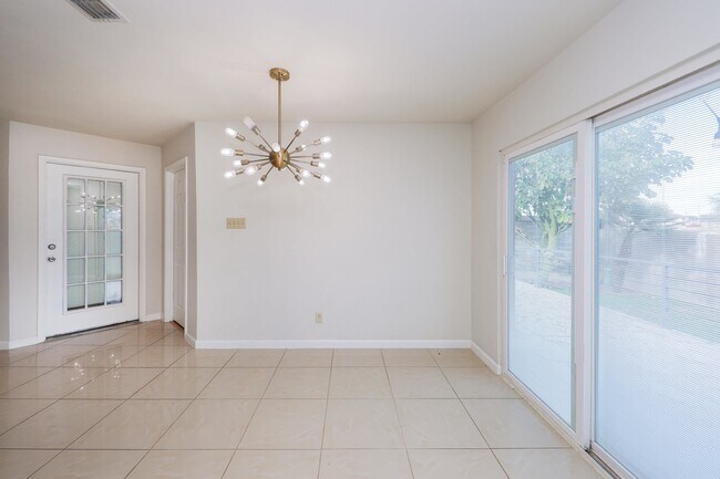 Building Photo - 9001 Taiga Ct