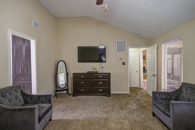 Building Photo - 6614 Winkleman Rd