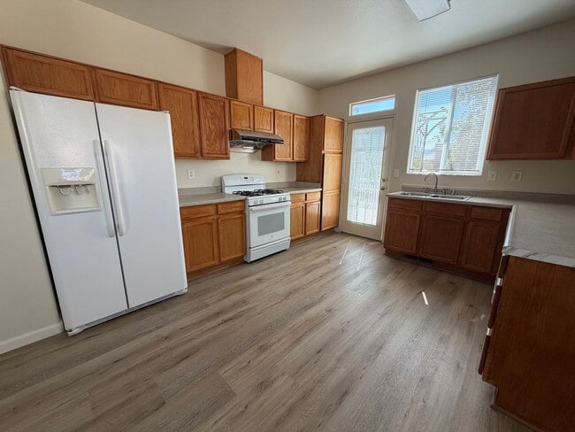 Building Photo - 5910 Sapphire Ridge Ct