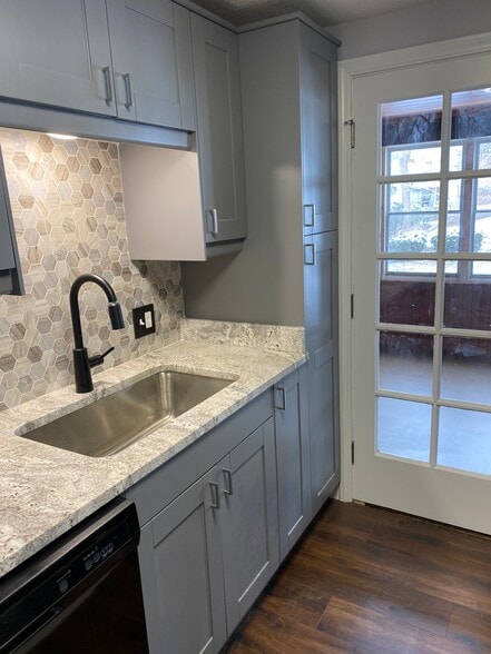 Granite countertops - 2529 Broad Blvd