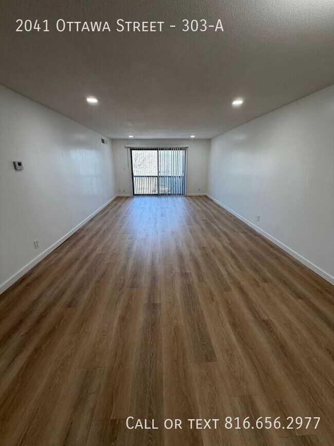 Building Photo - 2041 Ottawa St